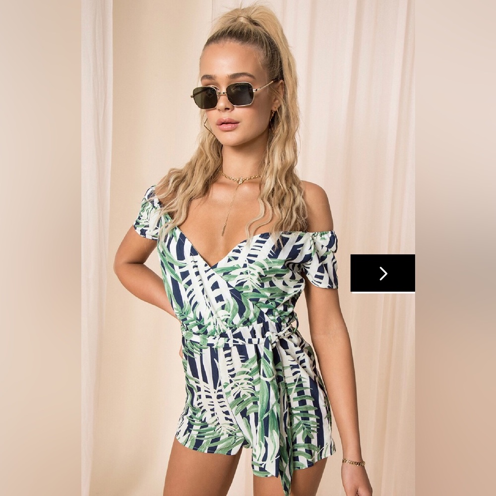 Superdown Pilar Off Shoulder Romper